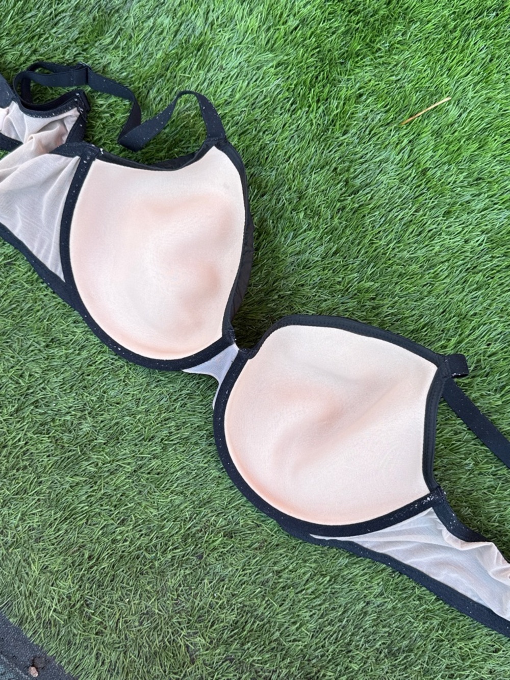 Victoria's Secret Angelight Full Coverage Sheer Spacer Bra Size 38DD - Picture 8 of 10
